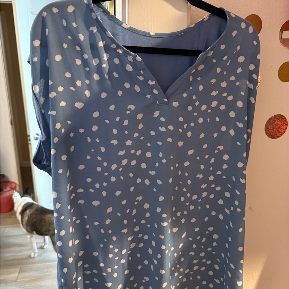 Source Unknown Blue and White Patterned Blouse